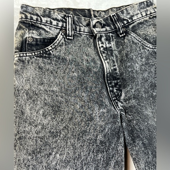 LEVI’S Made in USA 28W 32L Black Acid Wash 501 Women’s Trendy Denim Jeans - Picture 3 of 9